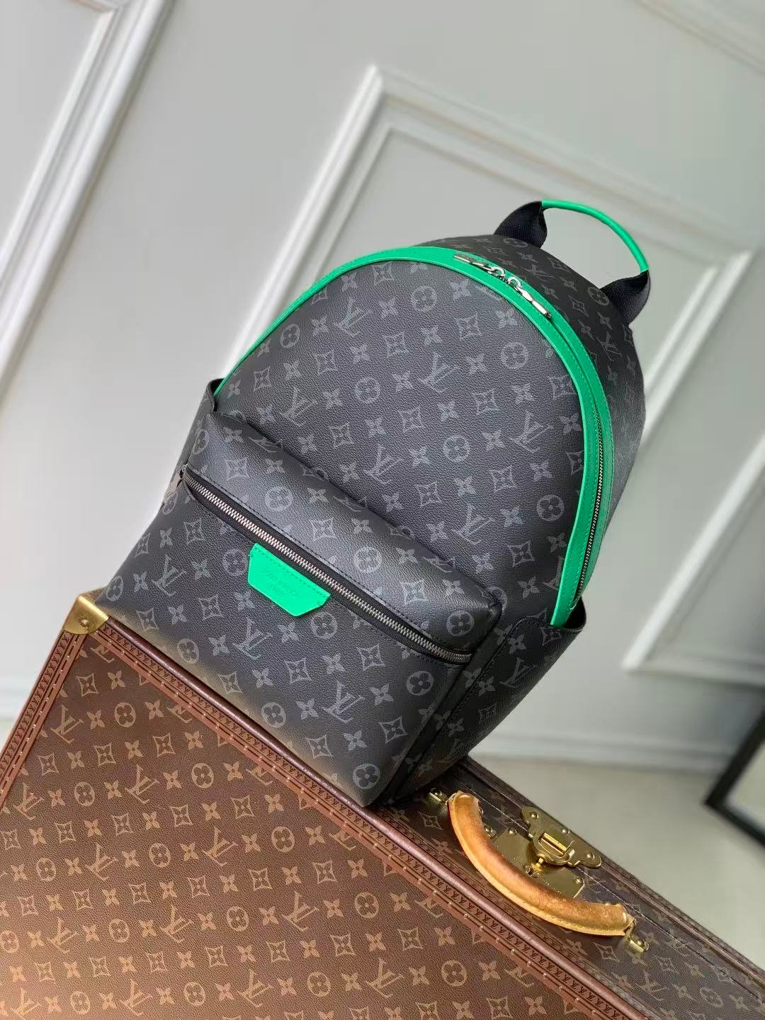 L X V Discovery Backpack（Multiple colors/sizes）