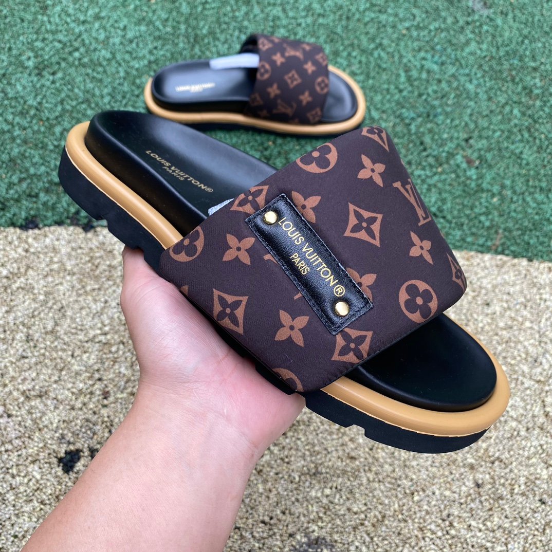 L X V SLIPPERS