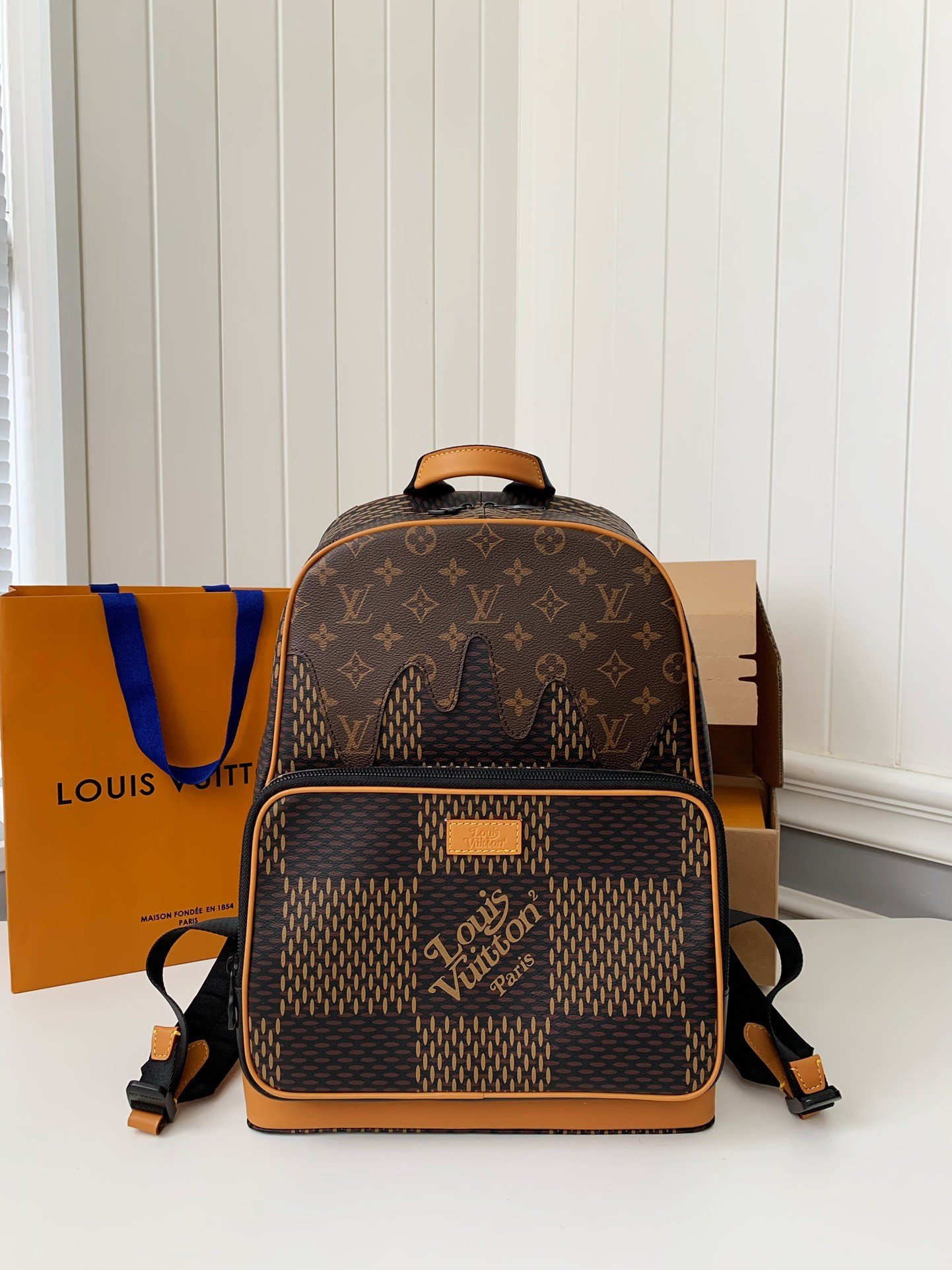 L X V × NIGO Campus 30*39*13cm