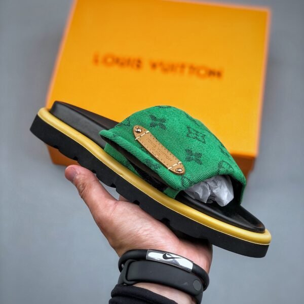 L X V SLIPPERS