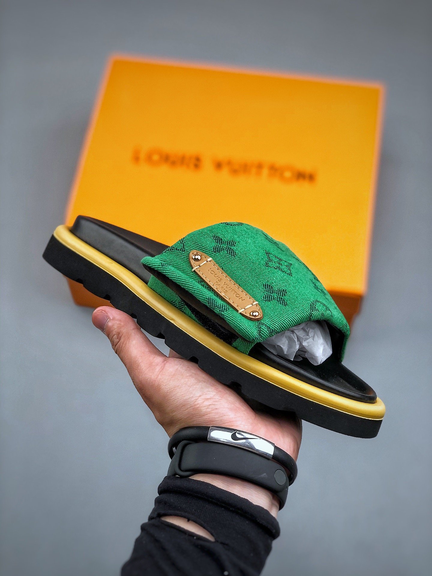 L X V SLIPPERS